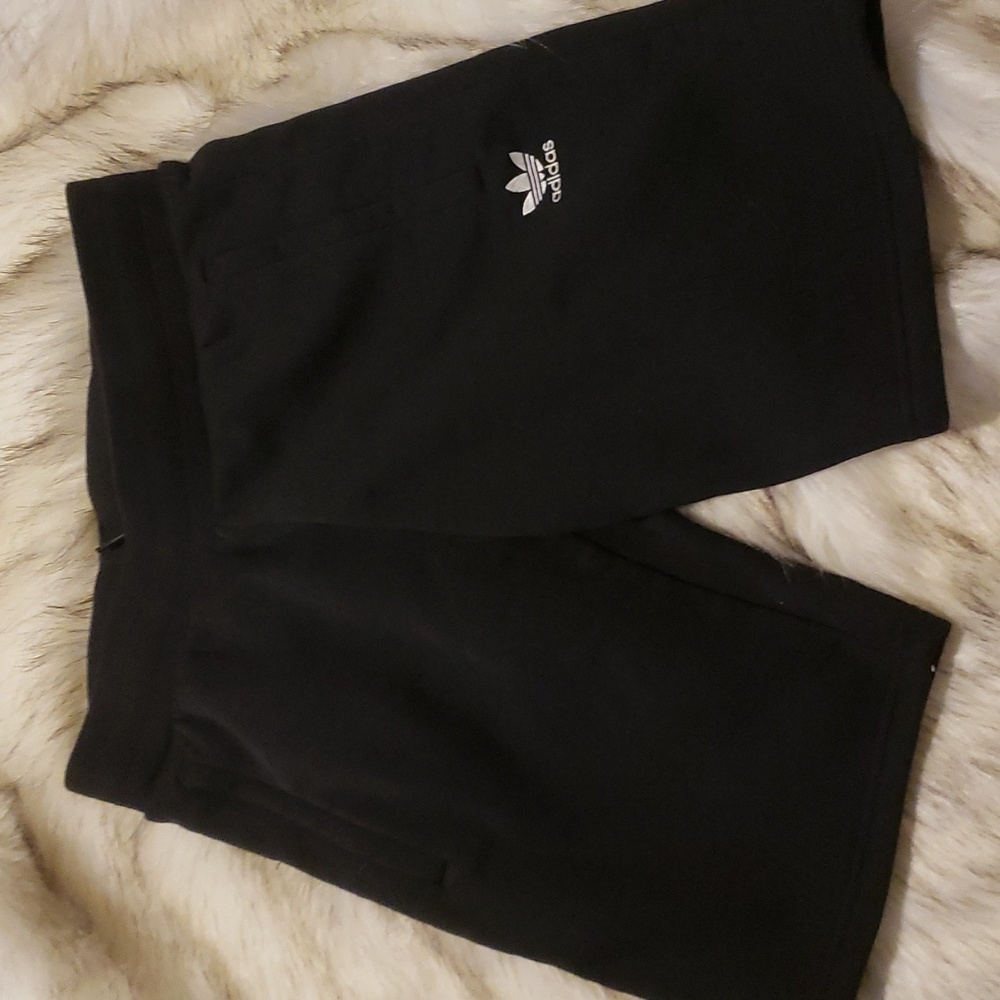 Black Adidas 11 to 12 youth medium